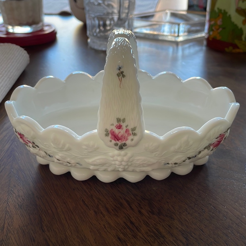 Westmoreland milk glass split handle basket bawl dish